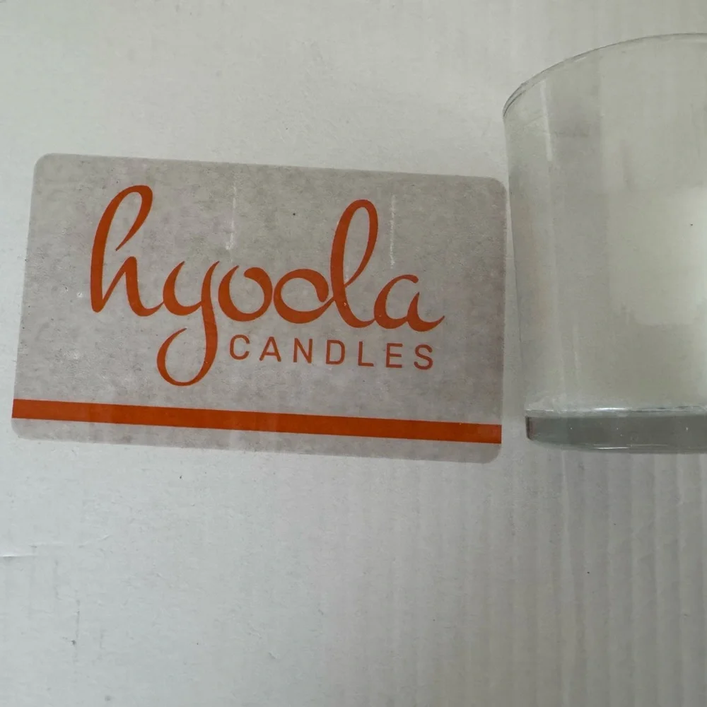 Hyoola White Candle in Glass Holder
